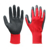 Перчатки из КРАСНОГО полиэстра с вспенен.ЧЕРНЫМ покрыт. на ладони, 13класс вязки р-р 10